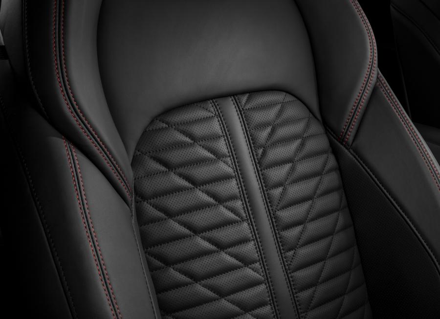 Детали интерьера Maserati Ghibli S Q4 GranSport 2017 года  (фото 45 из 48)